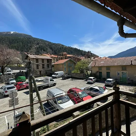 T2 Pour 4 Personnes Au Coeur De St Martin Vesubie Avec Parking Public Devant Apartment Saint-Martin-Vesubie